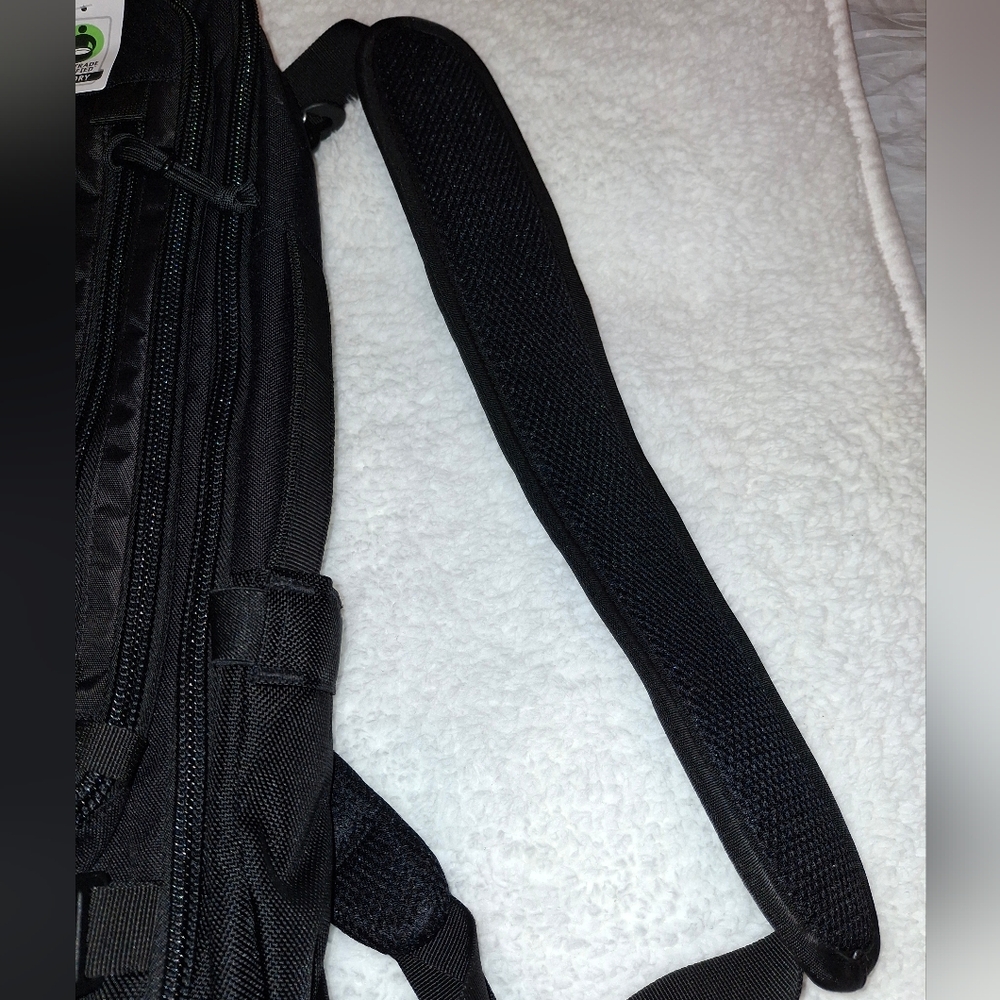 Topo Designs Black Backpack- Global Travel Bag 30L - NWT - Picture 3 of 13